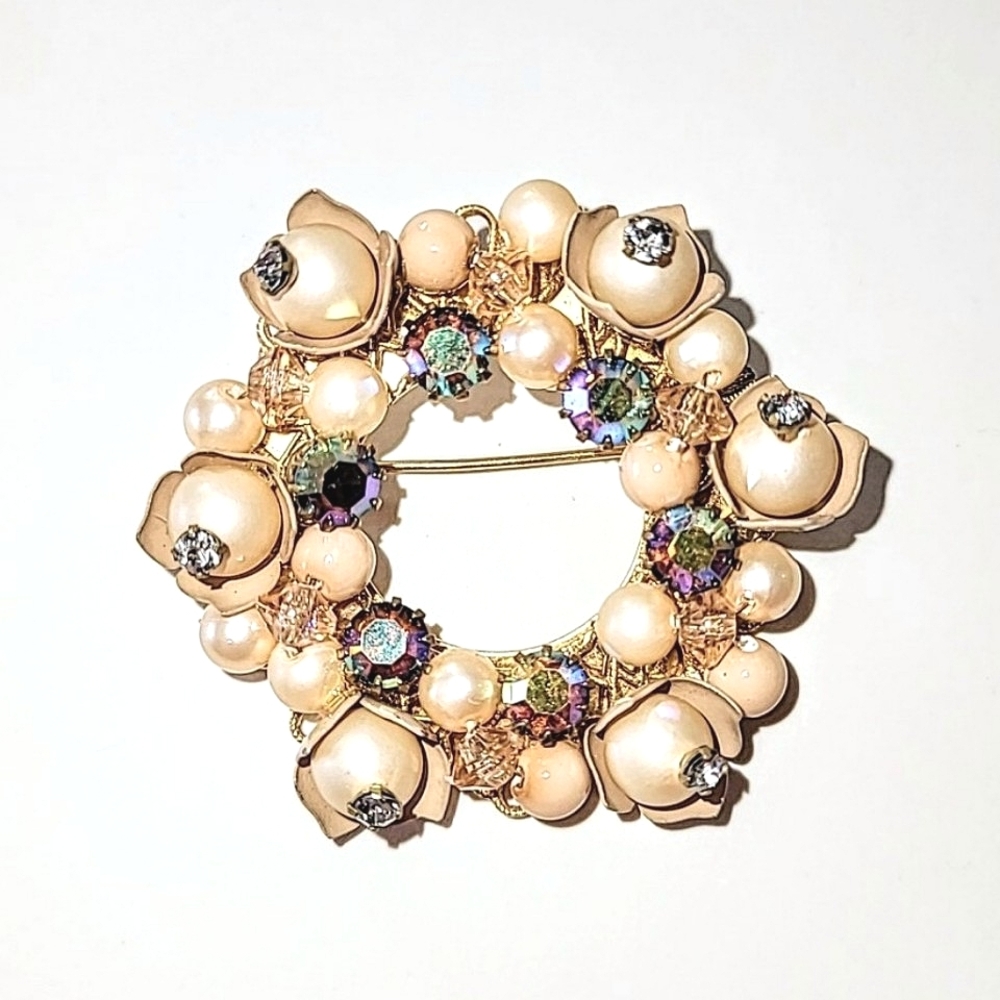 VINTAGE BEIGE PEARL AB CRYSTAL ROUND CIRCLE BROOCH - Picture 7 of 7